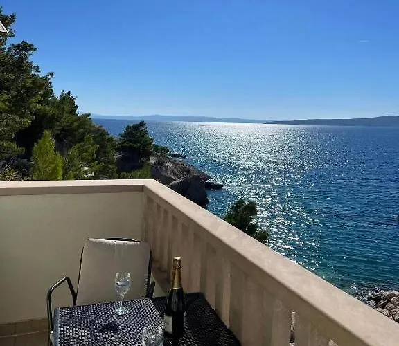 Paradise Brela